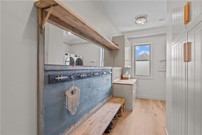 Building Photo - 82 Ellery Rd