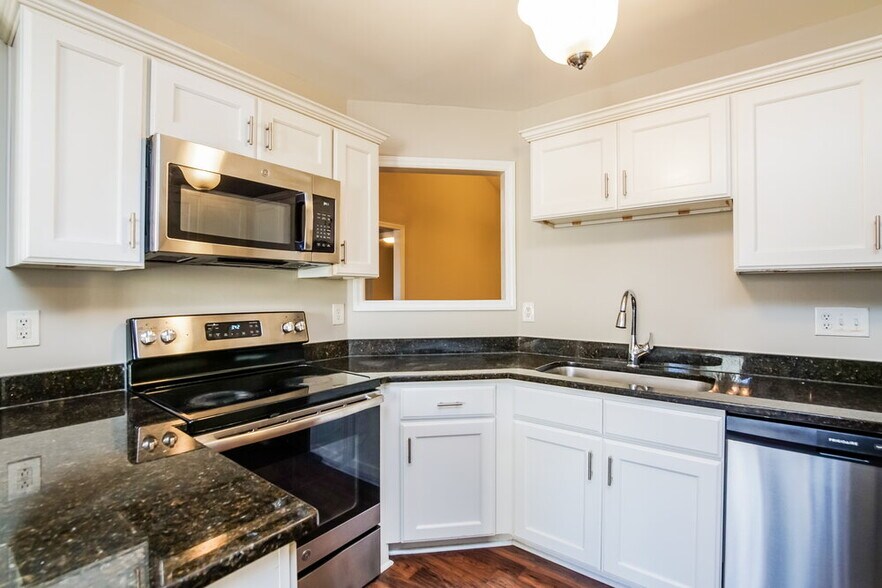 Building Photo - 4012 Mindspring Dr