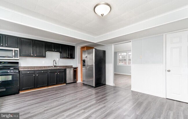 Building Photo - 2020 Dineen Dr