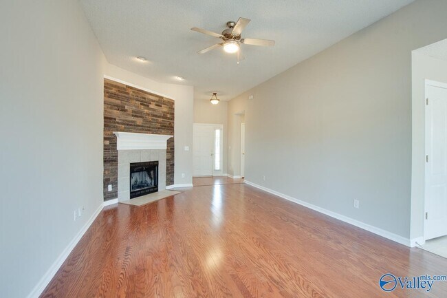 Building Photo - 530 Wade Rd