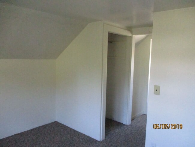 Building Photo - 2 Story Colonial Style House