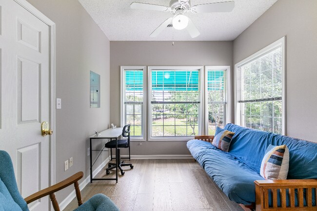 Building Photo - 9776 Leyland Dr