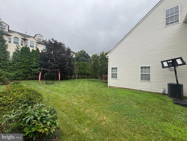 Building Photo - 721 Deer Creek Dr