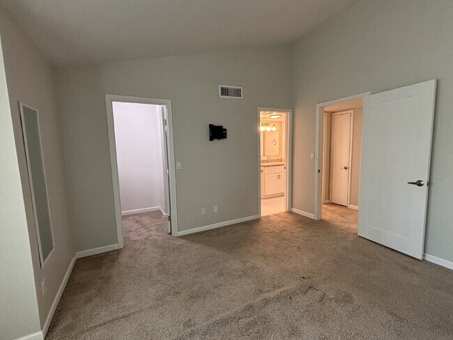 Building Photo - Coming Soon! Old Town Scottsdale Townhouse...