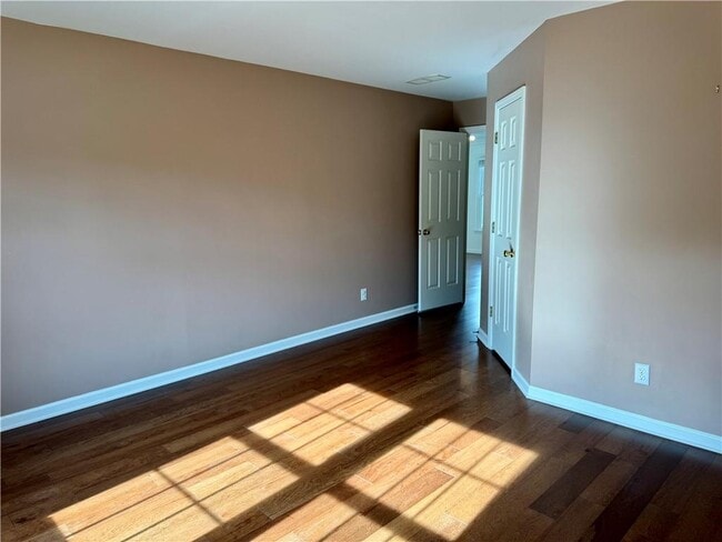 Building Photo - 5000 Victory Ridge Ln