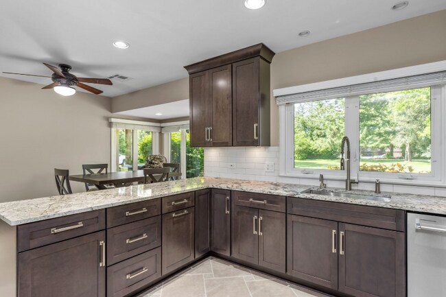 Building Photo - 3305 Old McHenry Rd