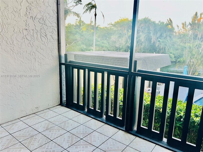 Building Photo - 1021 Mockingbird Ln