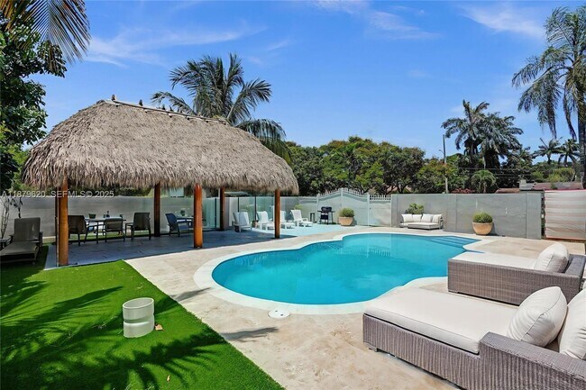 Building Photo - 16000 N Miami Ave