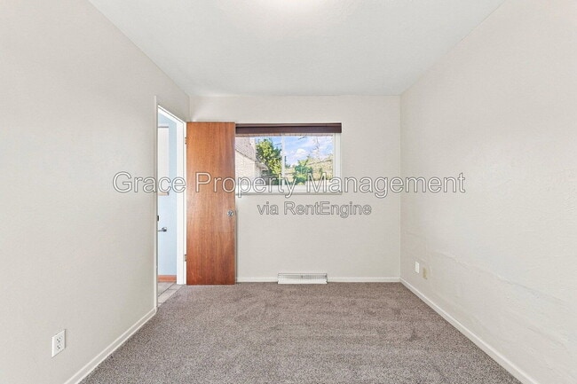 Building Photo - 852 S Quail Way