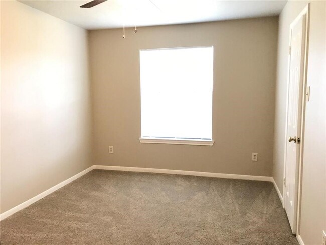 Building Photo - 835 Prairie Brook Ct