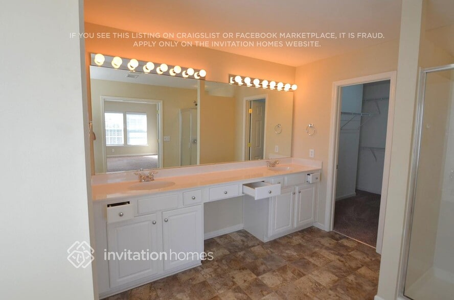 Building Photo - 10828 Fountaingrove Dr