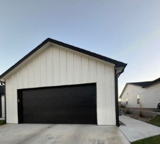 Primary Photo - 1723/25 Hickory