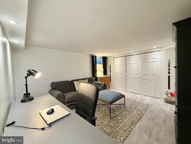 Building Photo - 1303 Bruce Rd