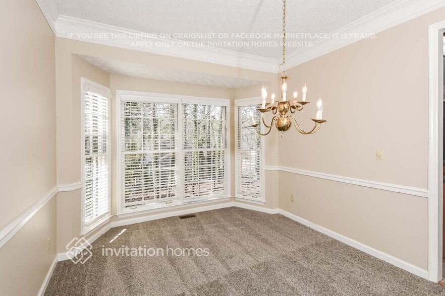 Building Photo - 1565 Hascall Dr SW