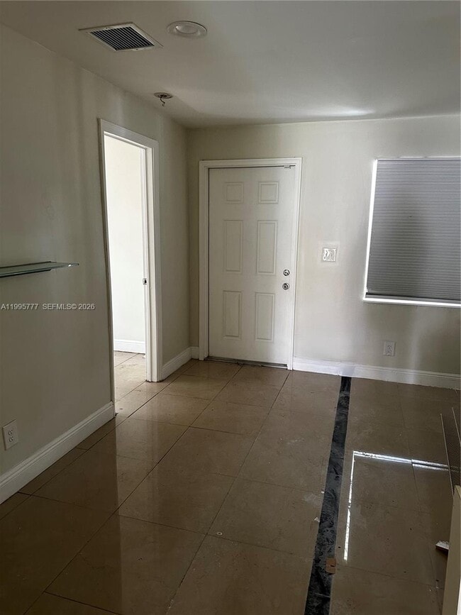 Building Photo - 5221 NW 15th Ct