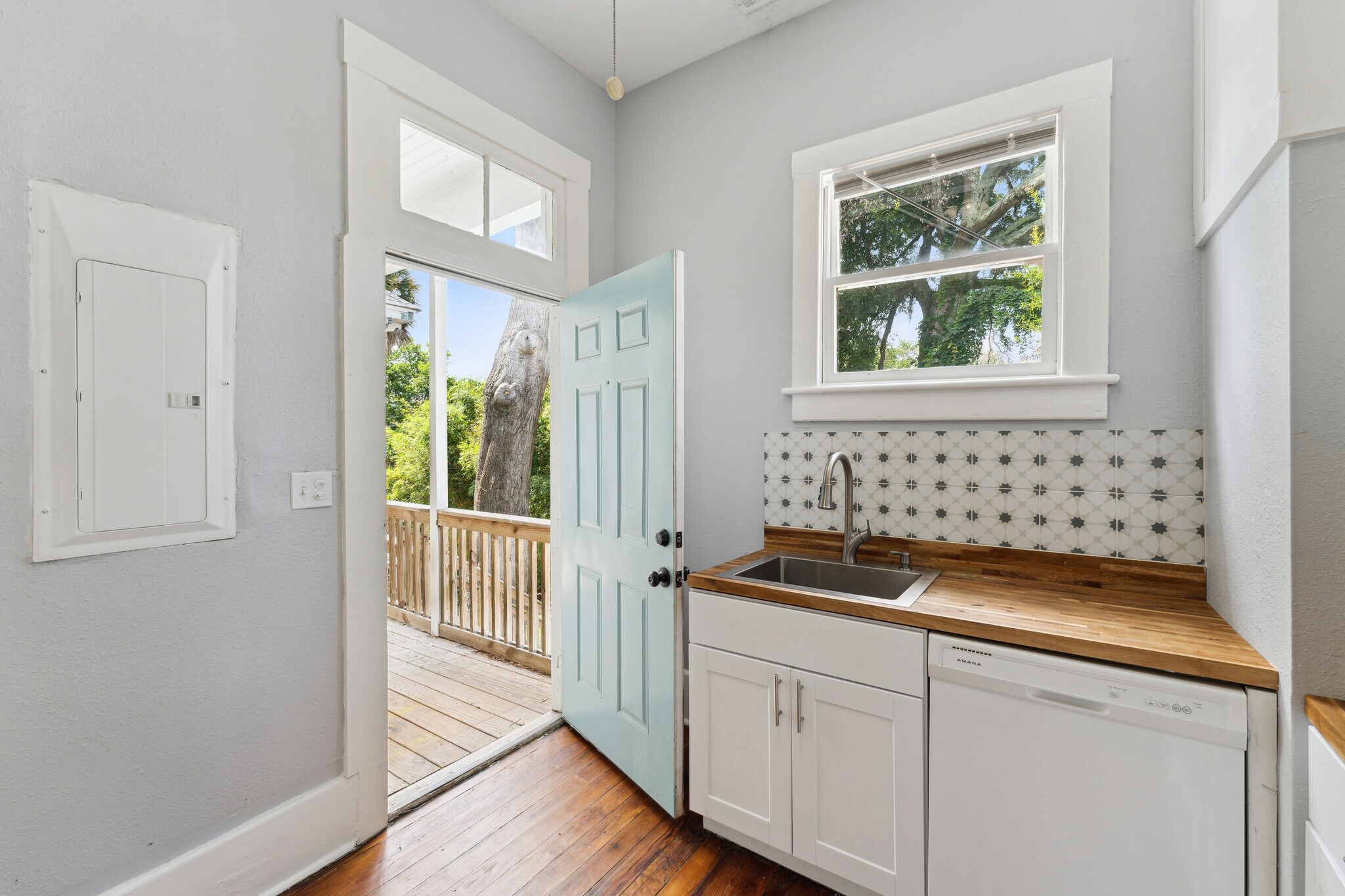 Exit to back porch - 11 E 39th St
