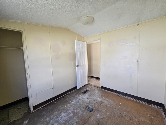 Building Photo - 2115 Cattail Cir