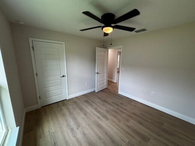 Building Photo - New 3/2 Home built in 2025