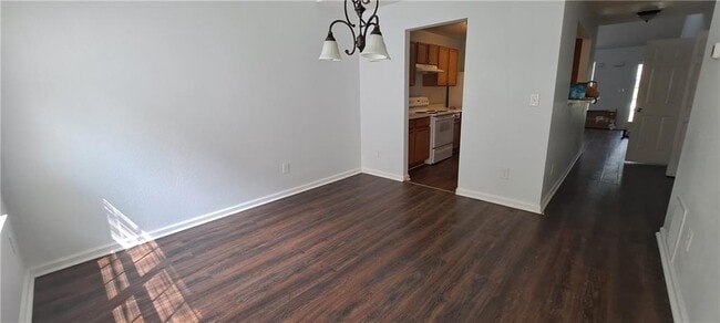 Building Photo - 4520 Ravenwood Pl