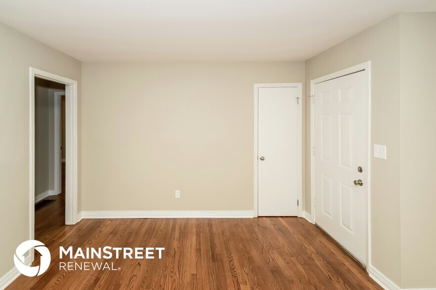 Building Photo - 513 Goldenrod Dr