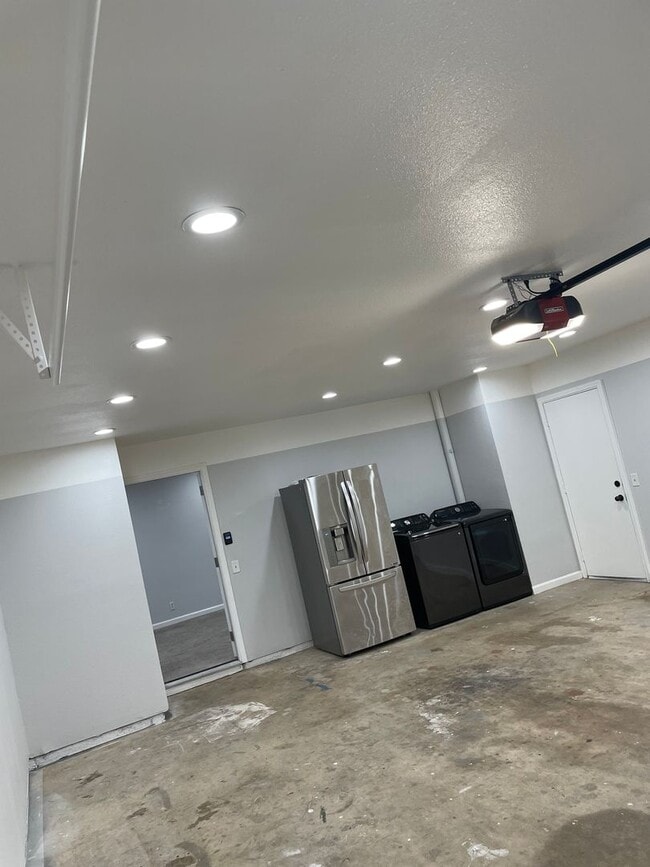 Building Photo - Beautiful 3 bed 2 bath for rent near Atwat...