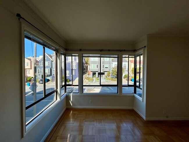 Building Photo - 153 Stanyan St