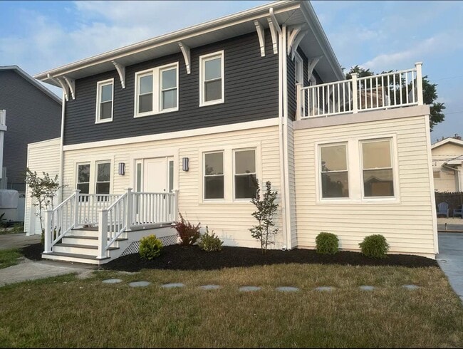Primary Photo - 208 Florence Ave