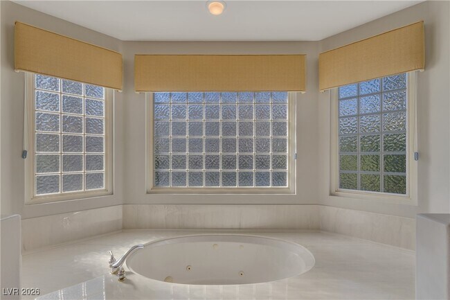 Building Photo - 63 Cascade Lake St