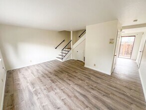 Building Photo - Remodeled Townhouse Near Downtown Campbell