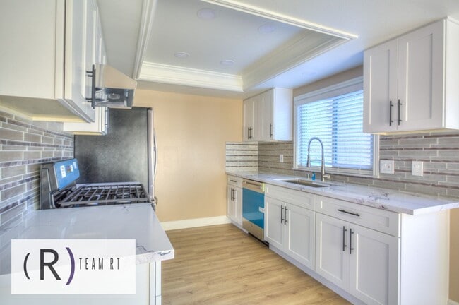 Building Photo - Gated Community and Lovely Condominum in Almansor Park Estates