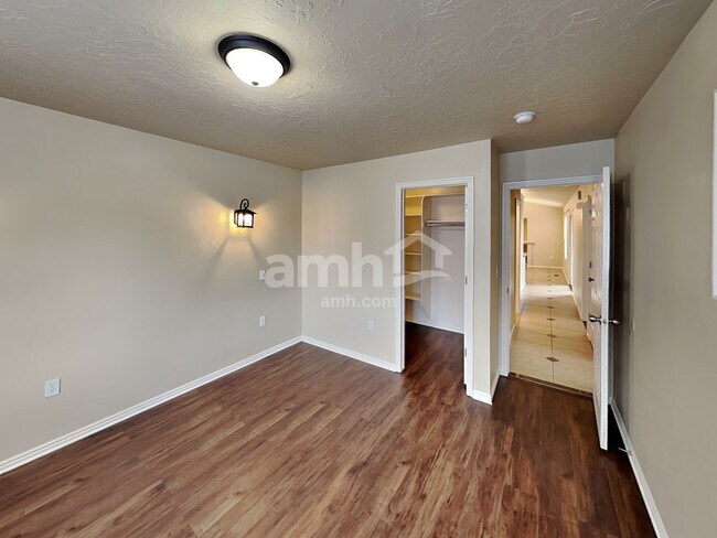 Building Photo - 143 N 700 W