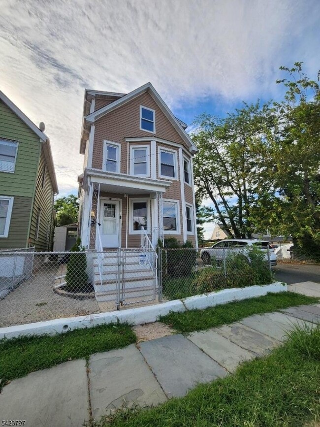 Building Photo - 10 Westcott St