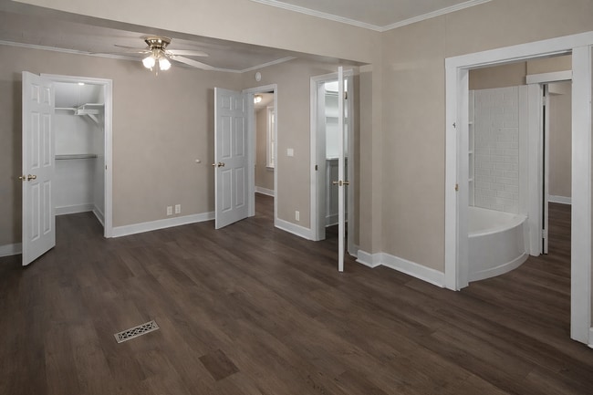 Building Photo - 471 E Montgomery St