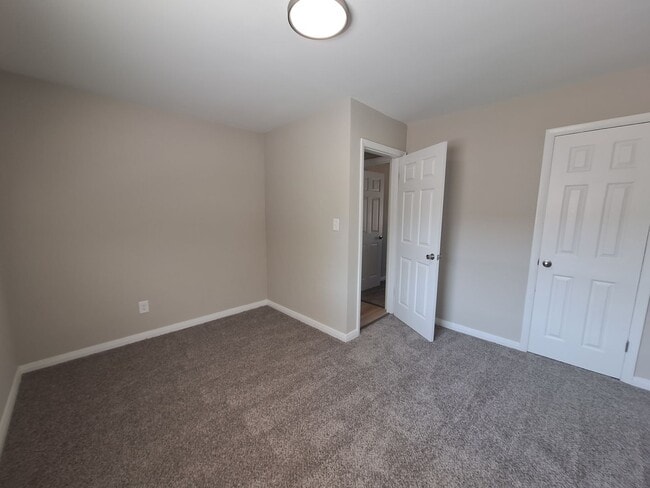 Building Photo - 3303 Candlewood Dr