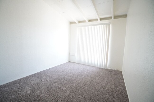 Building Photo - 6548 Stoneman Dr