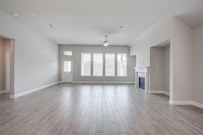 Building Photo - 12704 Southern Oaks Landing