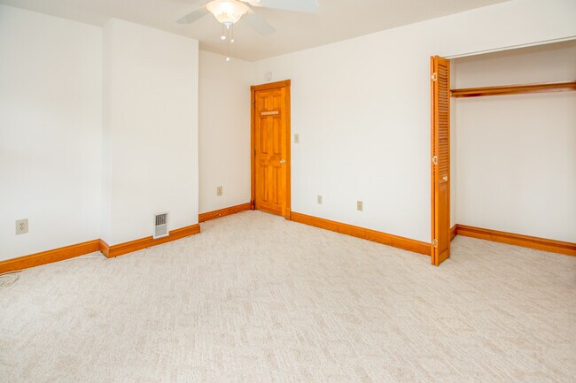 Primary Bedroom - 905 Fell St
