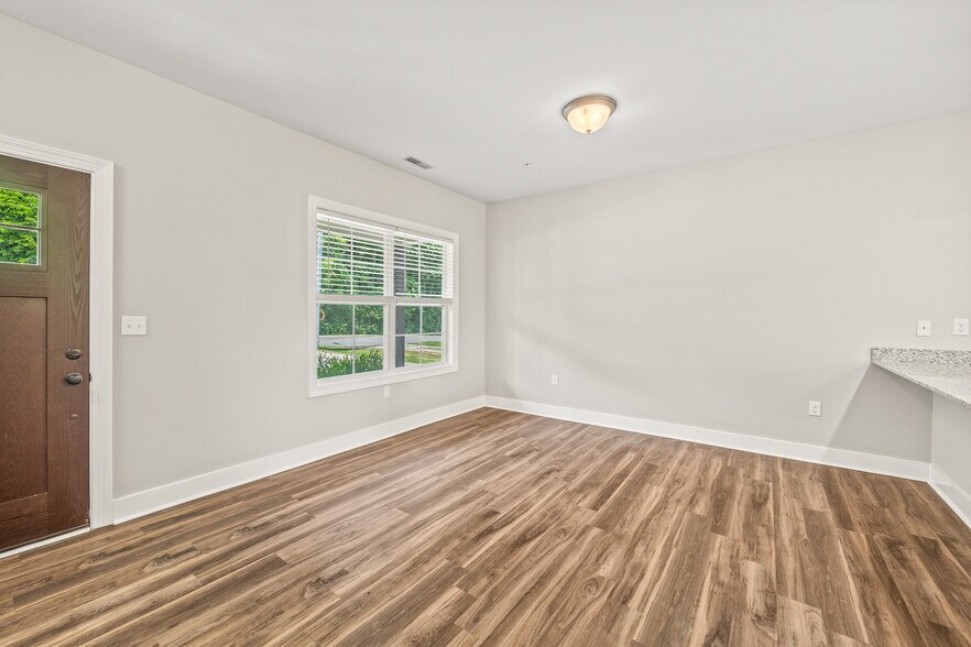 Building Photo - 137 N Franklin Ave