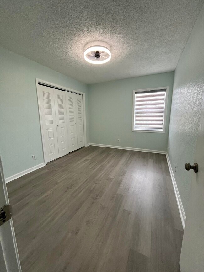 Building Photo - 4305 Coral Springs Dr