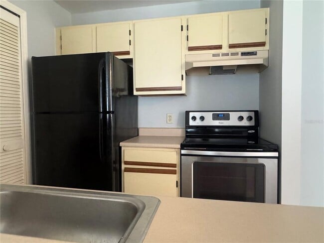 Building Photo - 6154 Westgate Dr