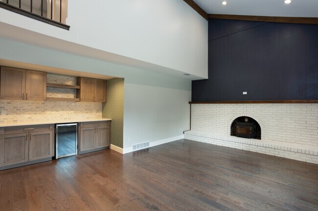 Building Photo - 7368 S Lafayette Cir W