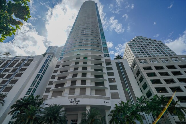 Building Photo - 950 Brickell Bay Dr