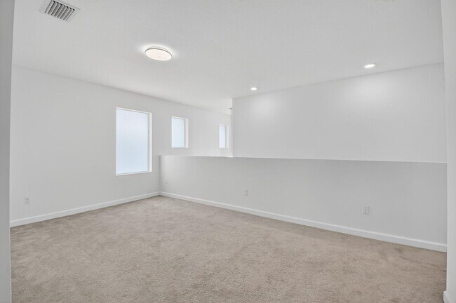 Building Photo - 4280 Buttonwood Dr