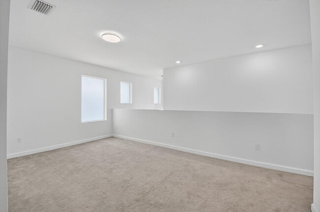 Building Photo - 4320 Buttonwood Dr