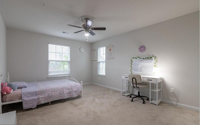 Building Photo - 1113 Long Farm Cir