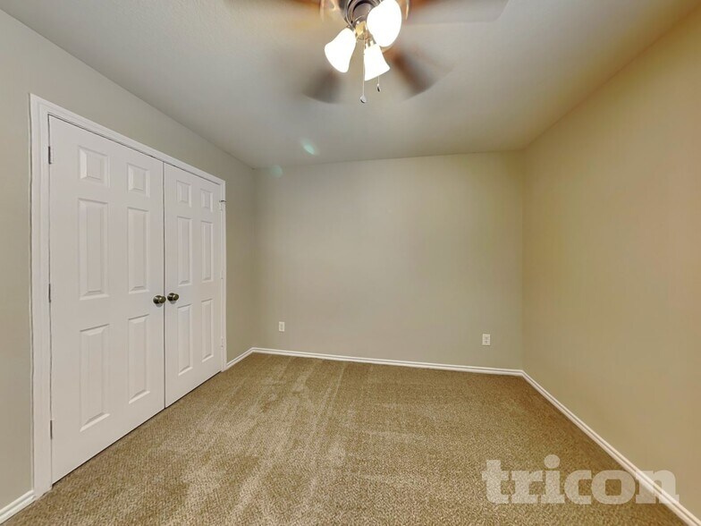 Building Photo - 116 Independence Tr