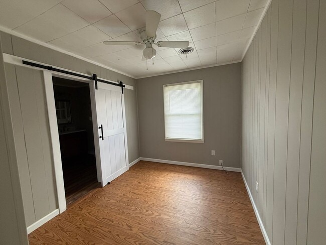 Building Photo - 3 Bedroom 2 Bath Home Kingsport, TN