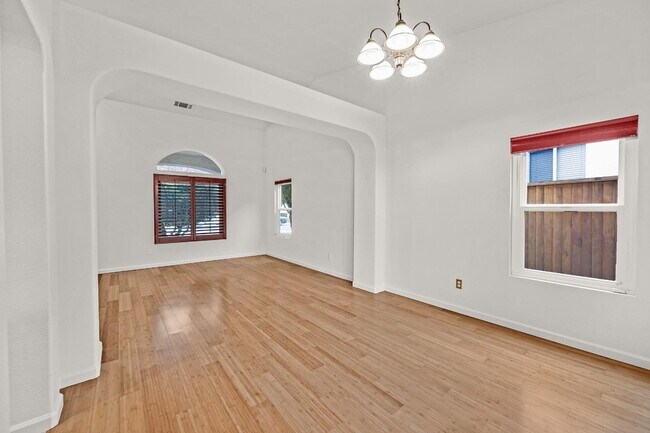 Building Photo - 1005 Mabel Josephine Ct