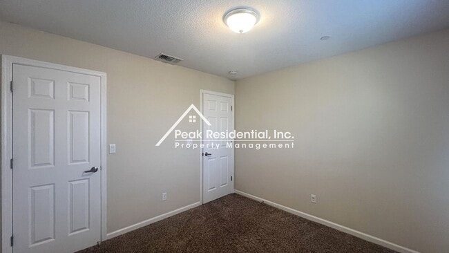 Building Photo - Updated 3bd/2.5ba Home near Cosumnes River...