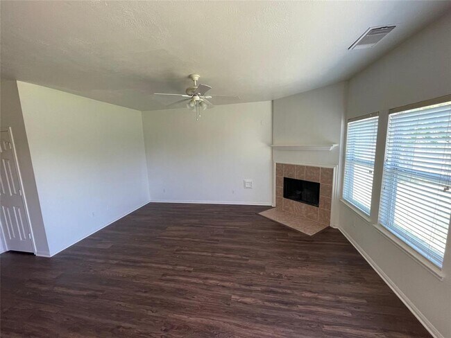 Building Photo - 2103 Weathersfield Trace Cir